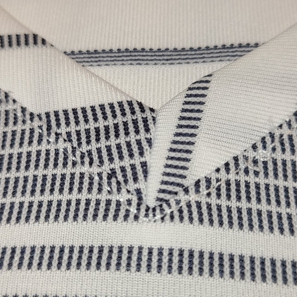 Alfani stretch V-neck geo white t-shirt - Picture 4 of 16